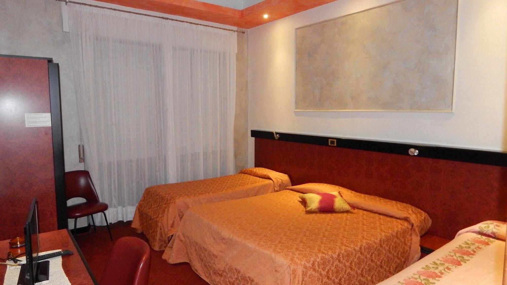 Hotel Royal Viverone Exterior foto